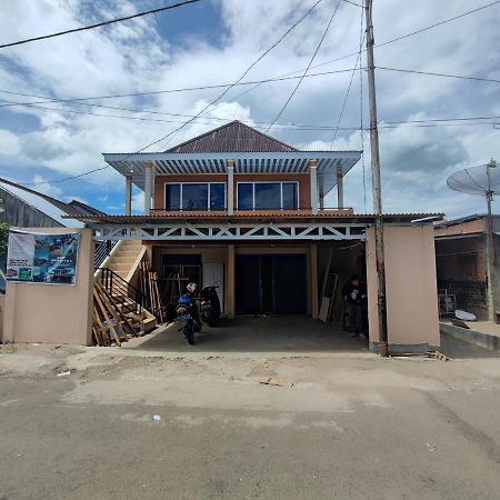 Oyo 92357 Zzip Homestay Pagaralam Exterior foto