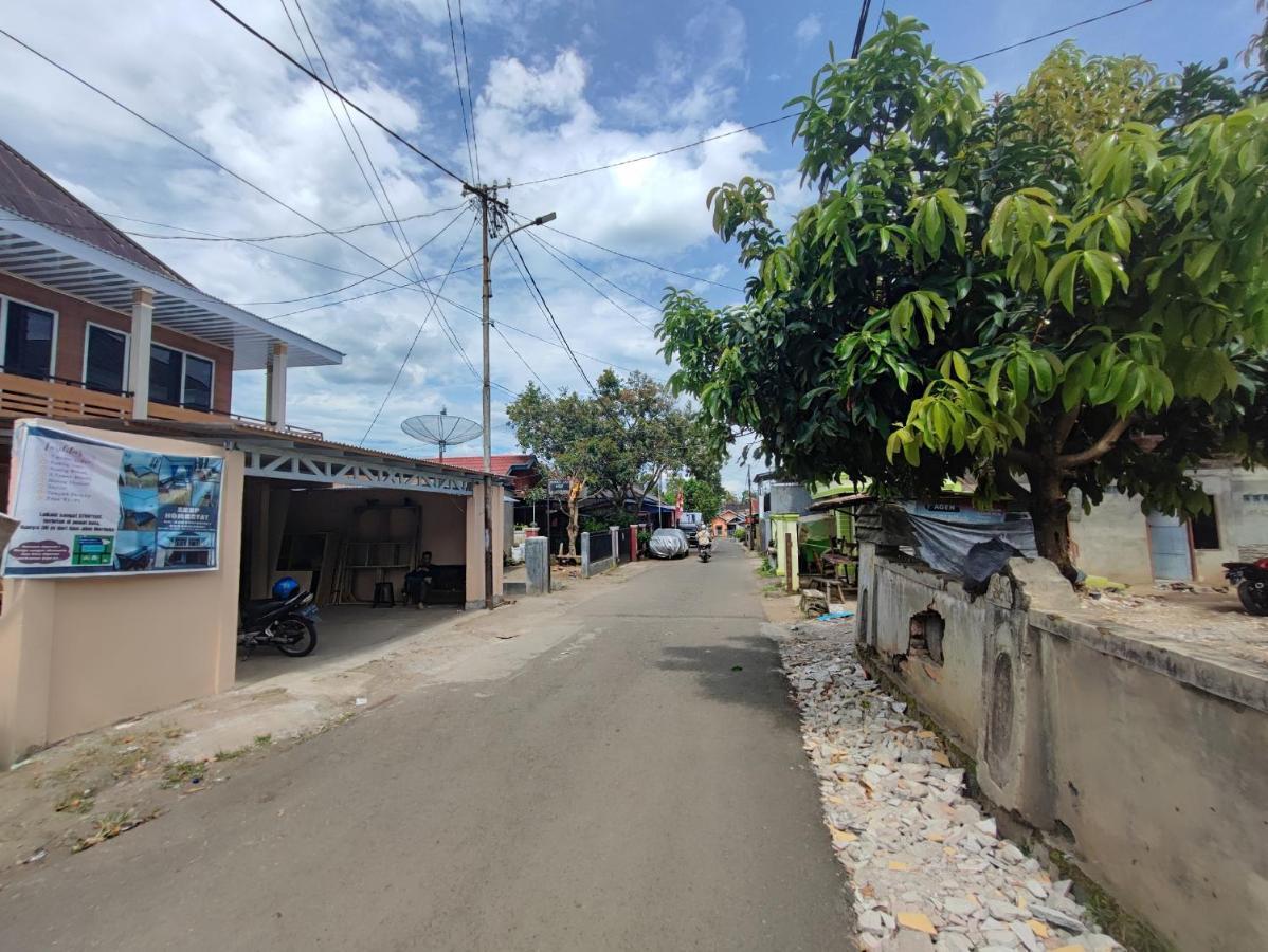 Oyo 92357 Zzip Homestay Pagaralam Exterior foto